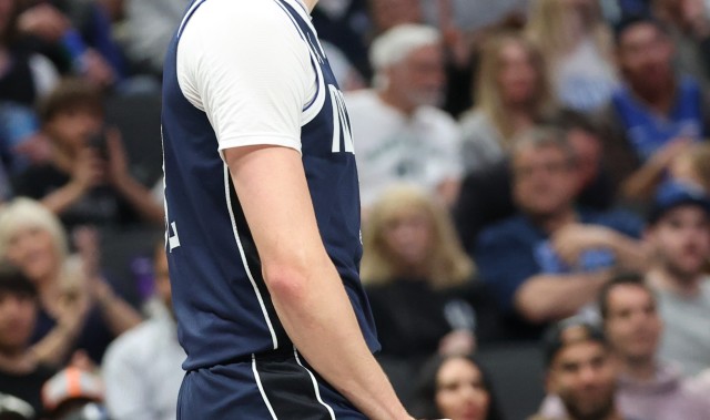 乐鱼体育官网-弗拉格：我在新秀赛季学到了很多 个人也变得更加成熟