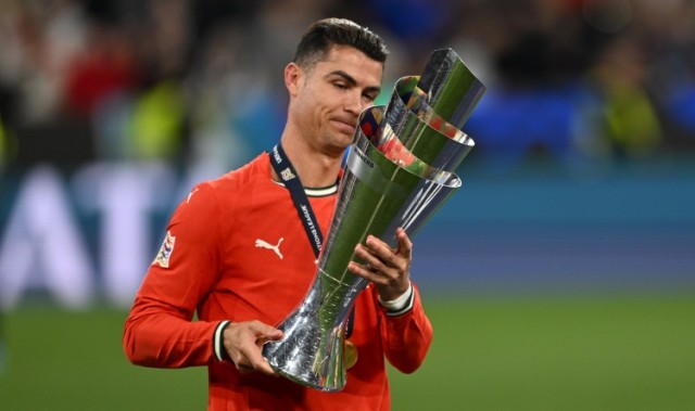 足球直播-C罗法务团队回应对尤文胜诉：俱乐部未能履行协议，辜负了C罗信任